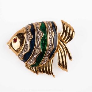 Fish broach brooch with stones